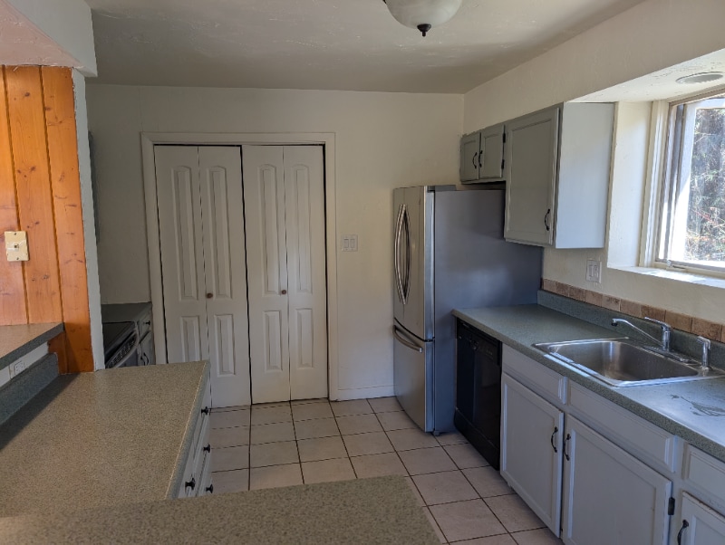 Building Photo - 2562 Cortina Ln