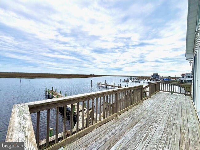 Building Photo - 448 Dock Rd