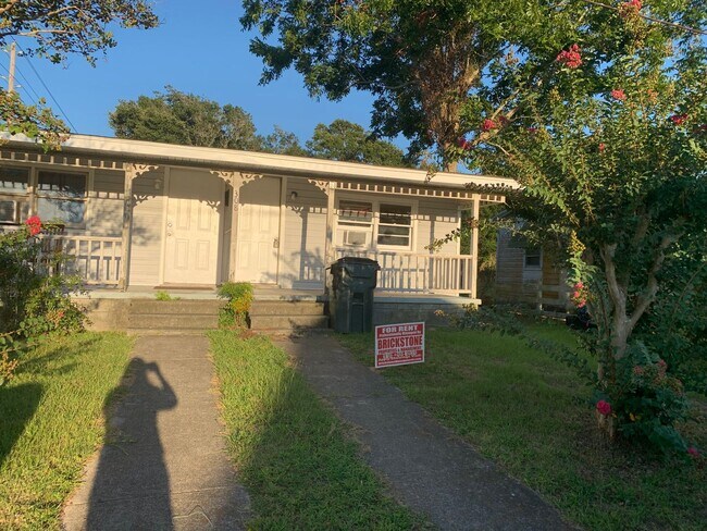 Building Photo - 308 N 14th St