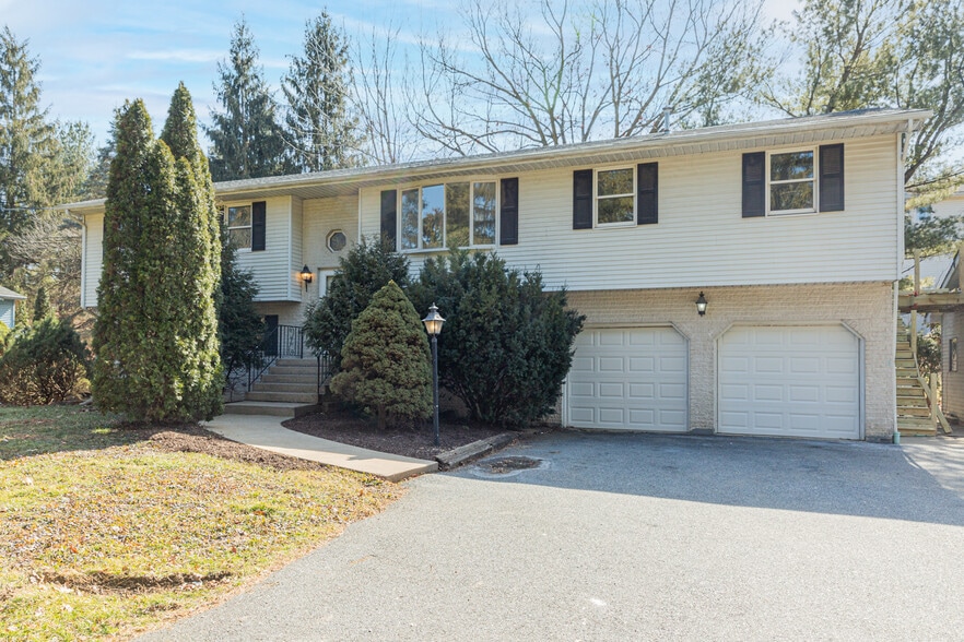 Building Photo - 3800 Farmersville Rd