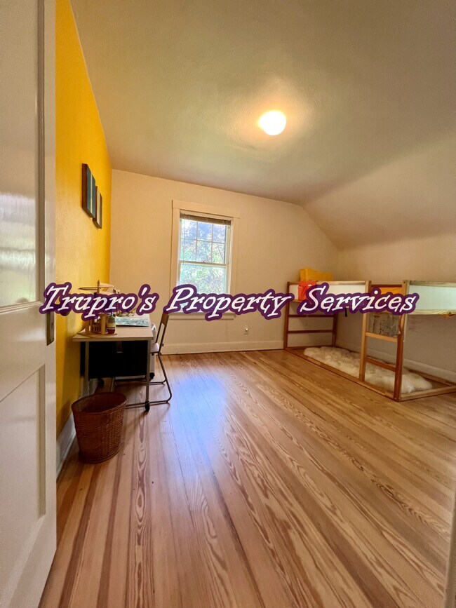 Building Photo - 13844 S Log Cabin Rd