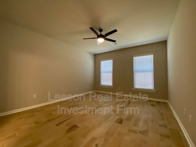 Building Photo - 421 Zinfandel Pl