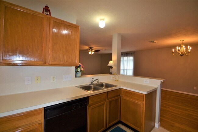 Building Photo - 5126 Riverwood Dr