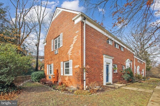 Building Photo - 3139 Martha Custis Dr