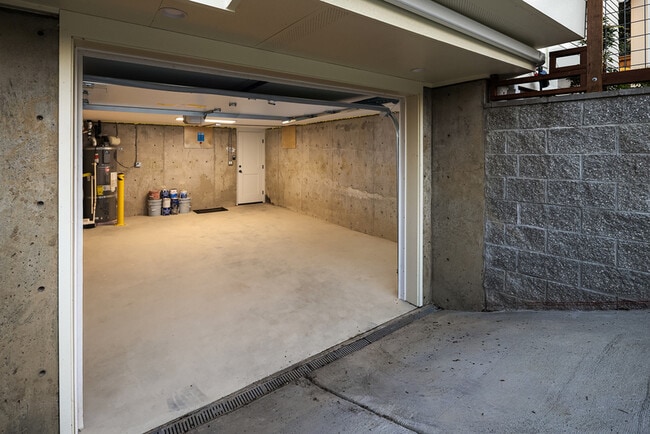 Building Photo - 4402 Letitia Ave S