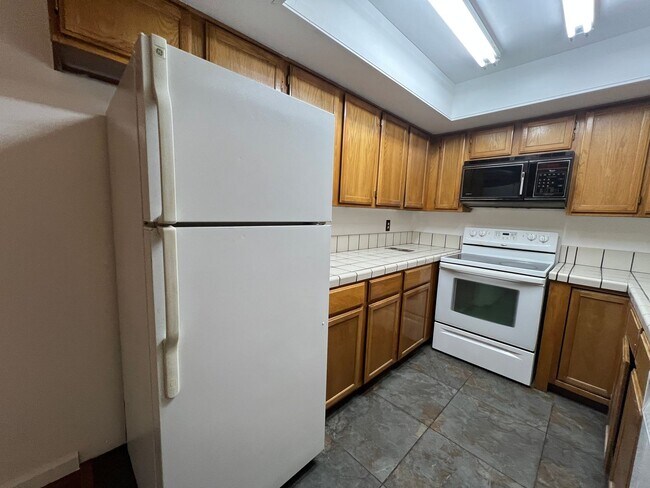 Building Photo - 5070 Jeffreys St