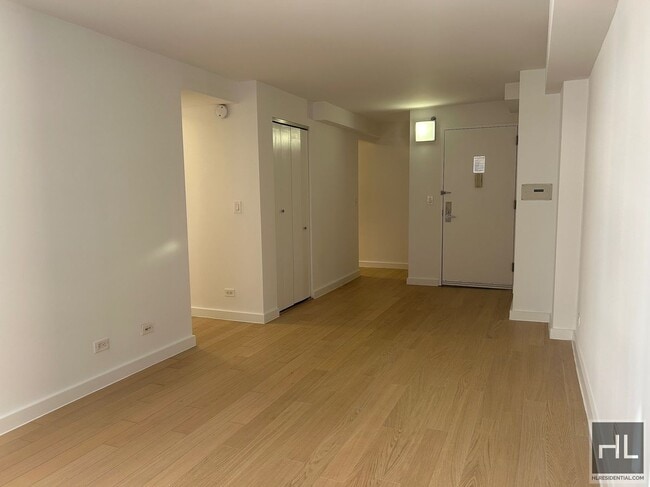 Building Photo - East 39th Street