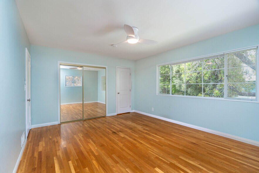 Building Photo - 5161 Village Grn