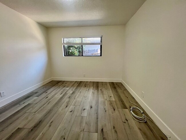 Building Photo - 33441-33443 4th St, Union City, CA 94587