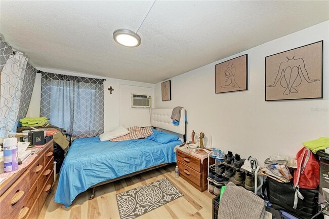 Building Photo - 1701 13th St W