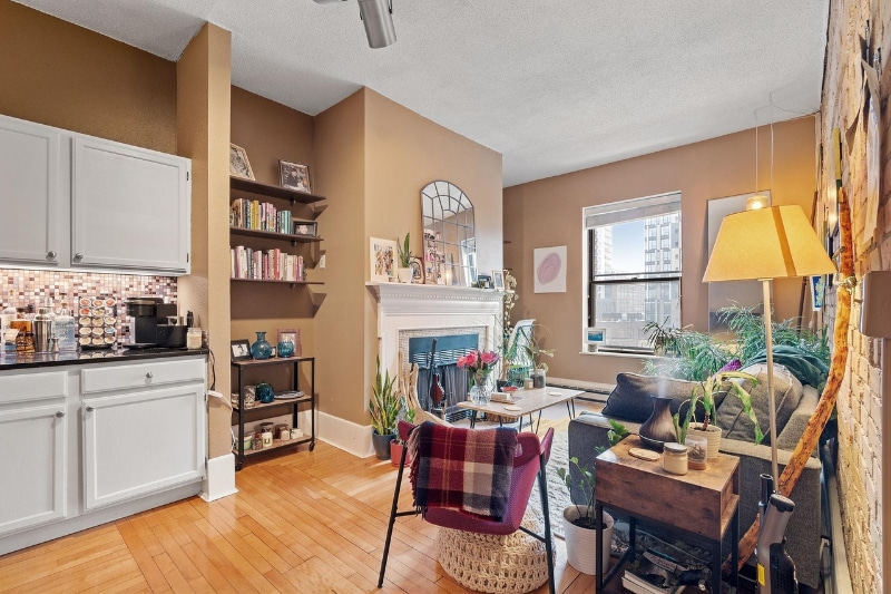 Building Photo - 609 S 9th St