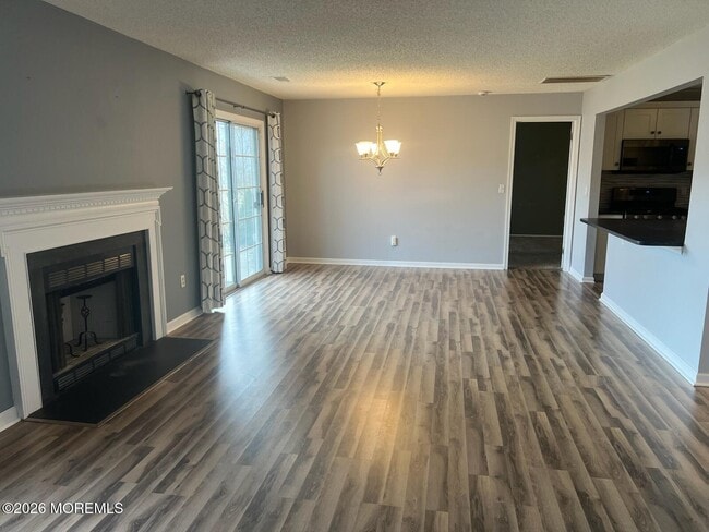 Building Photo - 9 Des Moines Ct