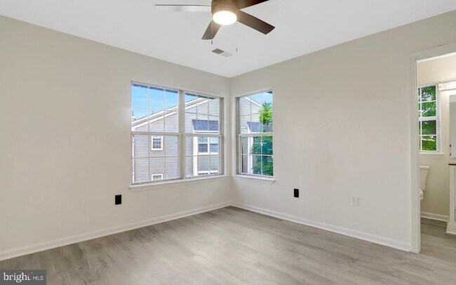 Building Photo - 8627 Beekman Pl