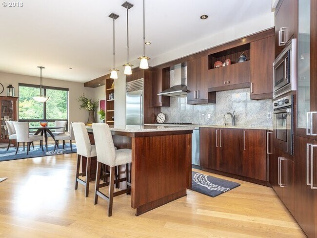 Building Photo - Rare rental in The Westerly - spectacular 2/2.5 unit w/sweeping views/2 parking/2 storage