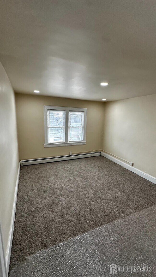 Building Photo - 6 Field Rd