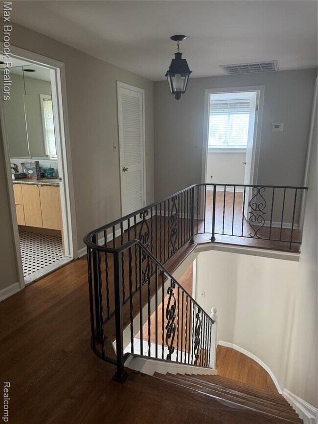 Building Photo - 3200 Hartslock Woods Dr