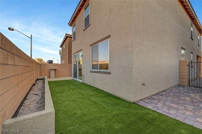 Building Photo - 8454 Vacarez Dr