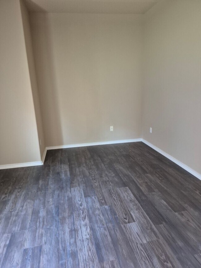 Building Photo - Bright & Inviting 3-Bedroom Home with Flex Space in The Meadows at Buda