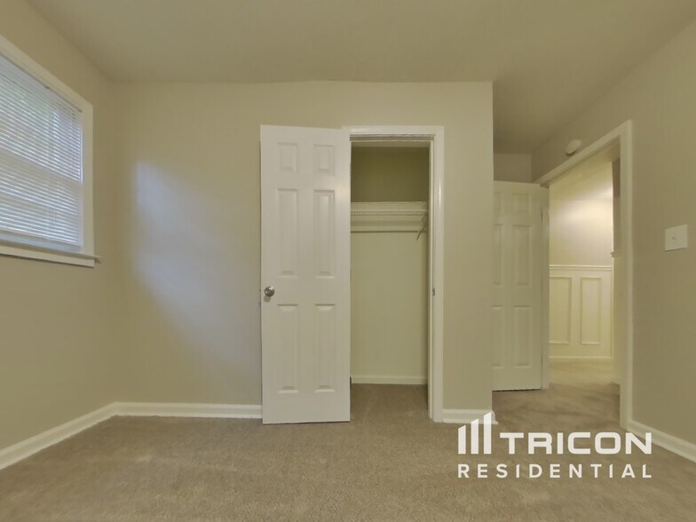 Building Photo - 1411 Wildwood Dr