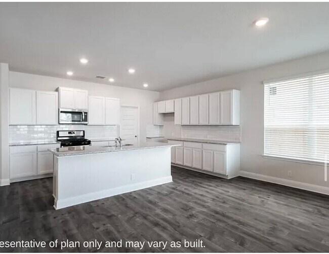 Building Photo - COMING SOON! GORGEOUS Two Story 5 Bedroom ...
