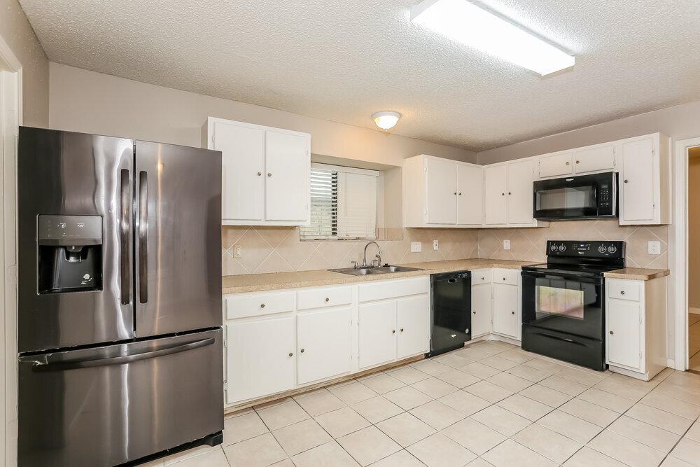 Building Photo - 1365 Roan Dr