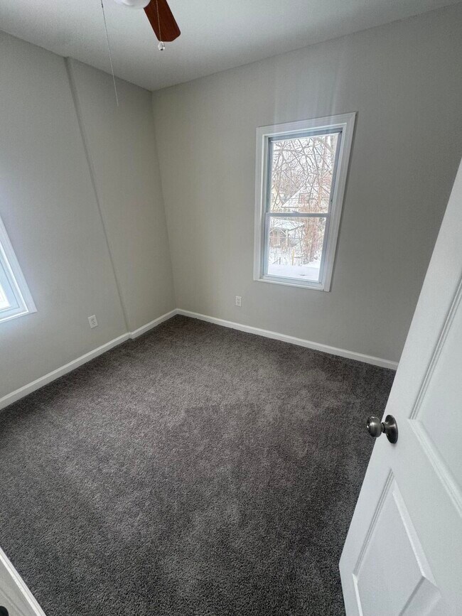 Building Photo - 15827 Tracey St