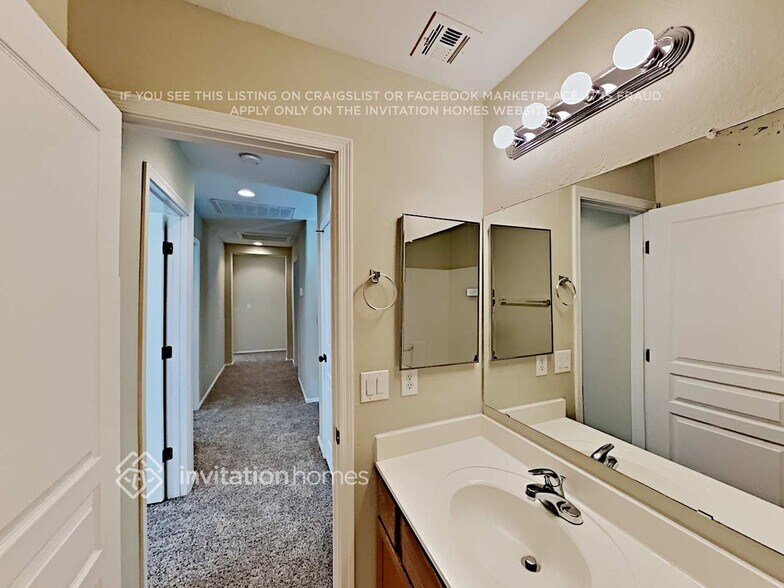 Building Photo - 1744 E Joseph Way