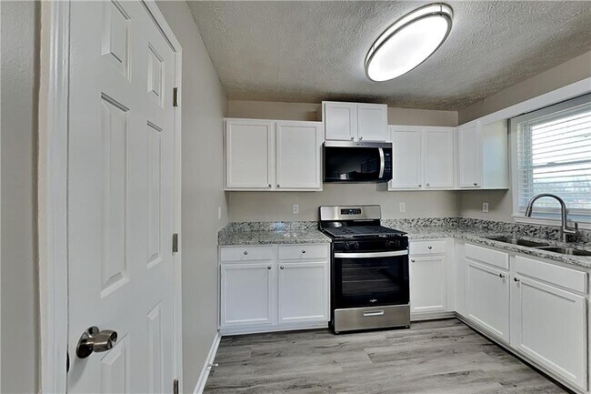 Building Photo - 42 Breckenridge Dr