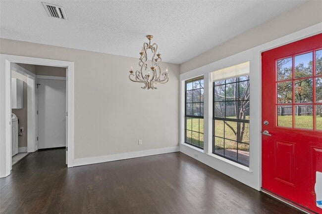 Building Photo - 1106 San Augustine Dr