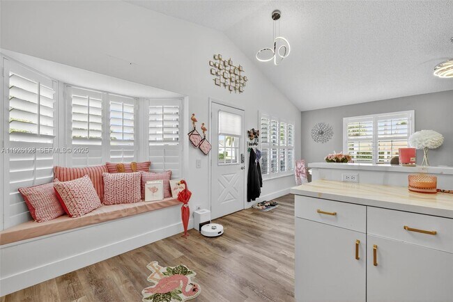 Building Photo - 210 NW Zanzibar Pl