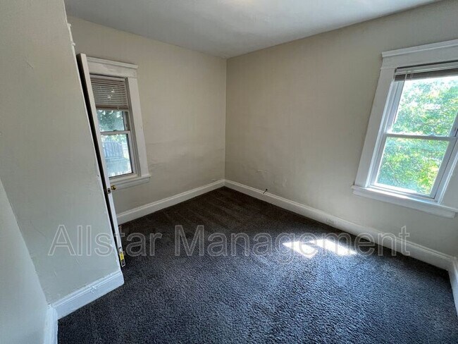 Building Photo - 3361 W 84th St