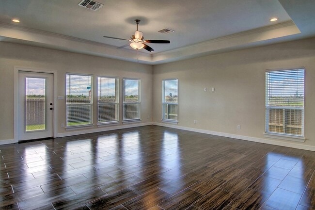 Building Photo - 6701 Stuyvesant Ct