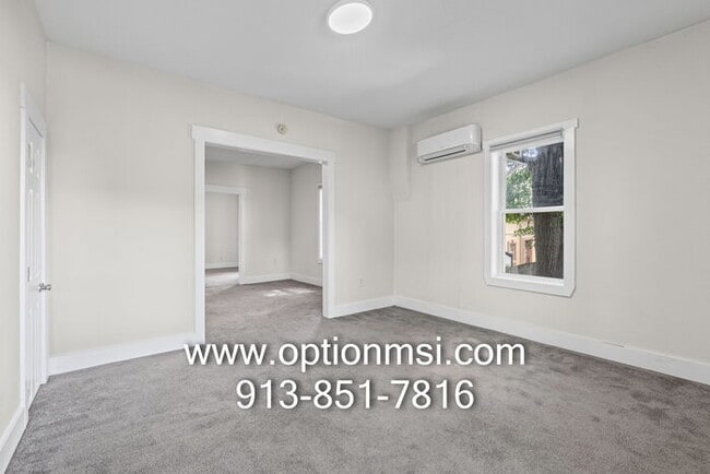 Building Photo - 1/2 month free if moved in by 7/31!! Available NOW