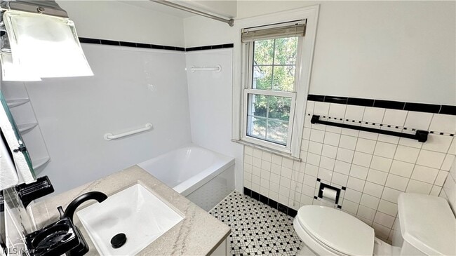 Building Photo - 1271 Hereford Rd