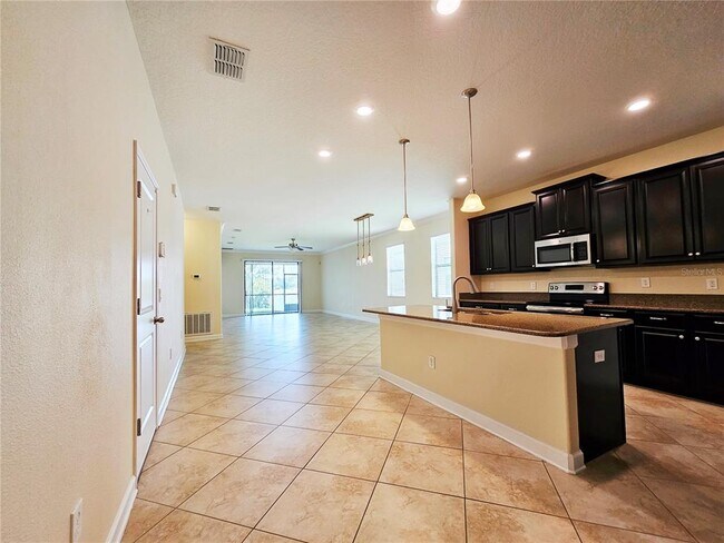 Building Photo - 7468 Fairgrove Ave