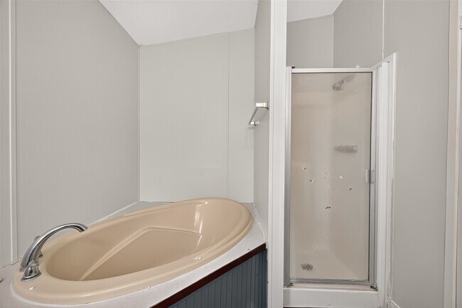 Building Photo - 20306 Mountain Dale Dr
