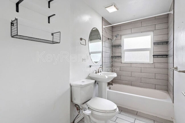 Building Photo - 5190 Vallejo St