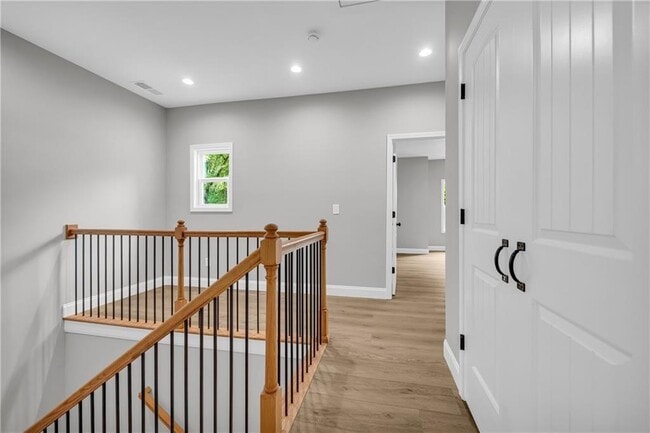 Building Photo - 155 Carey St