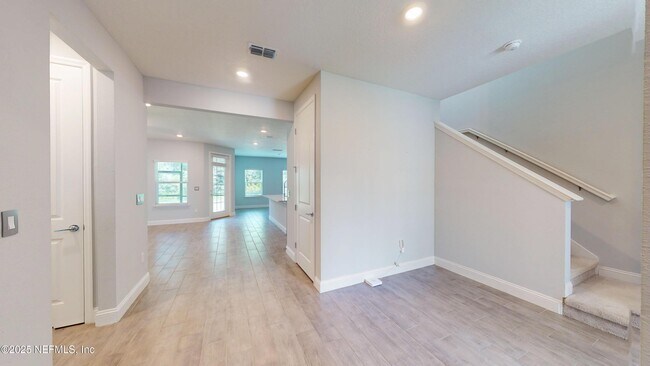 Building Photo - 171 Killarney Ave
