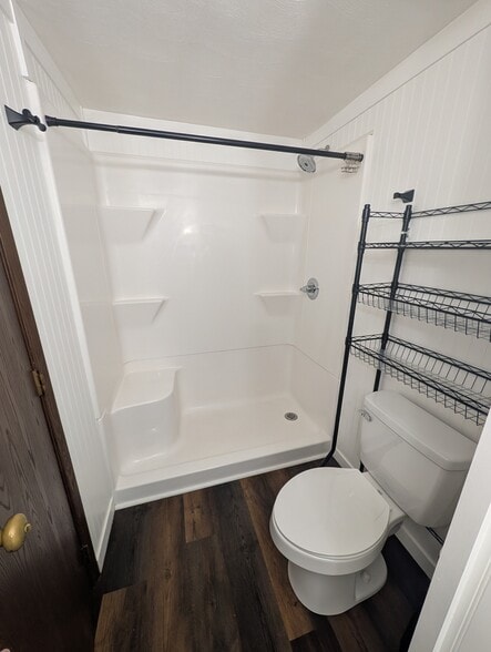 Building Photo - 1070 Westchester Ct