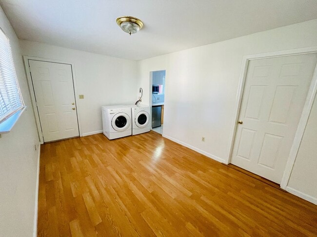 Building Photo - 24 Coronado Ave