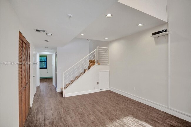 Building Photo - 406 Poinciana Island Dr