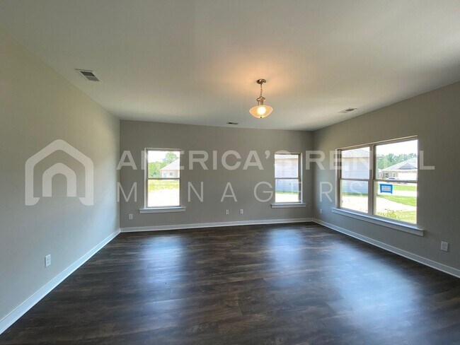Building Photo - 68 WATER OAK DR
