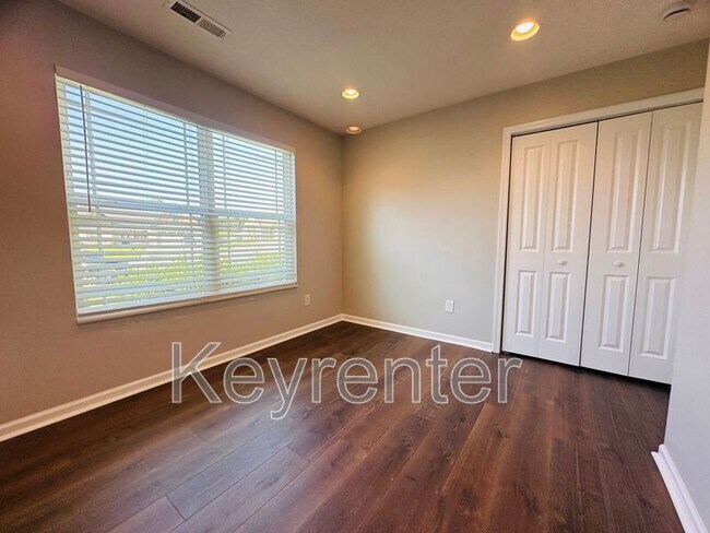 Building Photo - 6335 Altacrest Ln