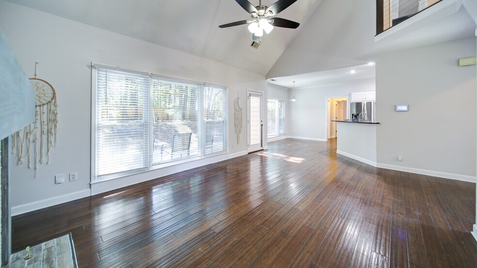 Building Photo - 680 Evening Pine Ln