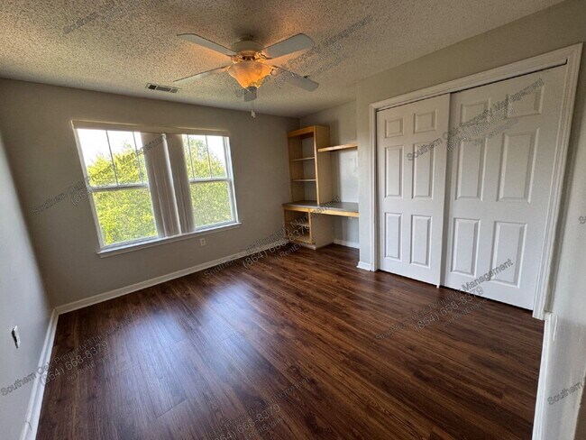 Building Photo - 1123 Harts Ridge Dr
