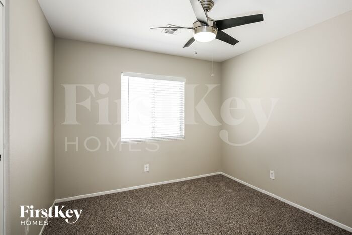 Building Photo - 3757 E Carisbrook Dr
