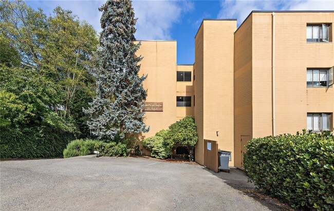 Building Photo - 3710 25th Pl W