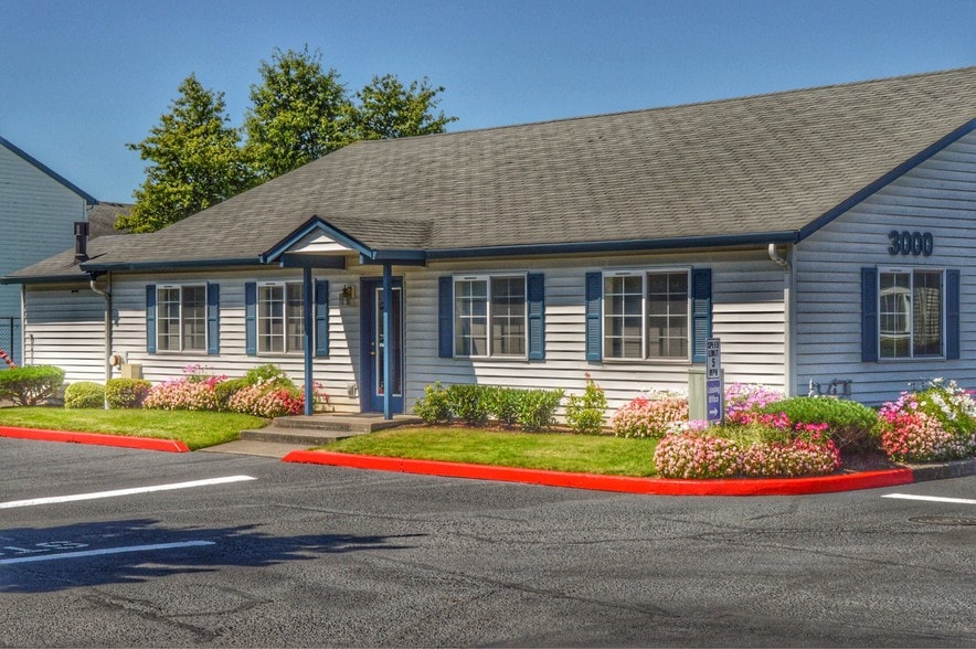 Club House with TV Lounge - Meadow Crest Apartments