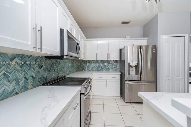 Building Photo - 3808 SW 165th Terrace